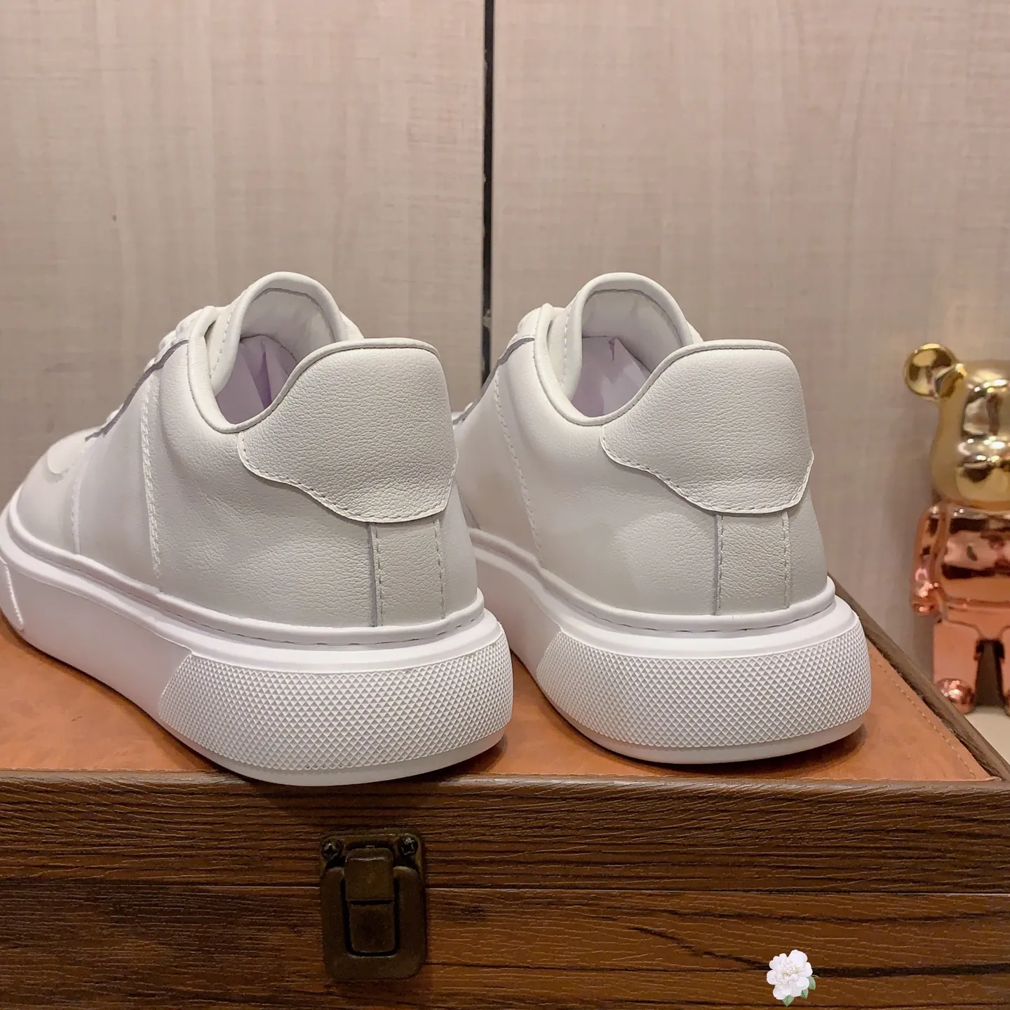 Men's men's shoes💰460💰💰🎩🎩[Lightning][Lightning] "PRADA*" The latest and most popular casual shoes, top brand [seduce] luxury ~ purchasing agency, top ~ quality. [Strong] The upper is made of imported breathable cowhide with material ➕ breathable sheepskin feet (•) and fine workmanship. The original stylish and stylish soft rubber wear-resistant and non-slip outsole is light and comfortable on the feet. The real thing looks better when photographed in person. 0128: Size: 38-44, 45 sizes can be customized, black, white